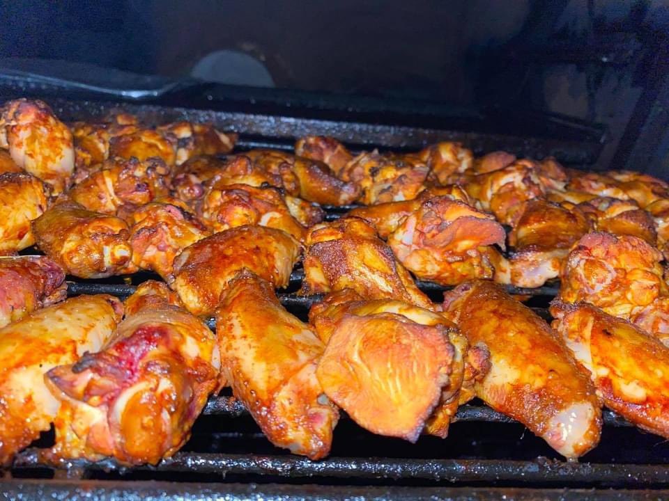 outlaw_attitude's tweet photo. What a difference a day makes! 14 inches of snow!! Napoleon City Workers (plow drivers) come on in for a pork sandwich. Specials are our wings!! #WingWednesday #Napoleon #plowdrivers https://t.co/Eb0s3pzz3l