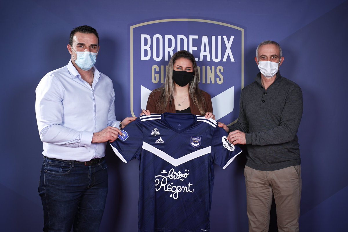 millib13's tweet photo. Officially a professional footballer! Allez Bordeaux ! https://t.co/uY3ZfaTrUu