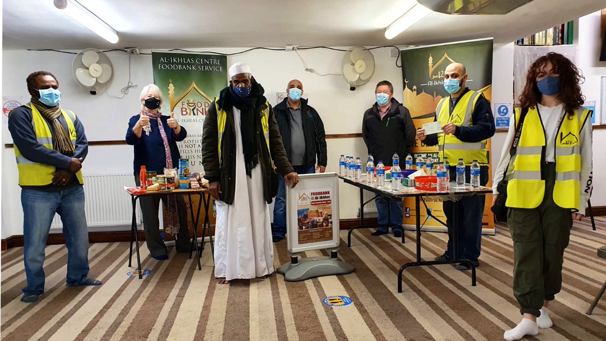 UniteWales's tweet image. Fantastic to see our members in the Cardiff Taxi/Private Hire trade donating £3000 to @alikhlascec alongside @JennyRathbone today.

Incredible generosity shown by drivers, who despite struggling financially themselves, have raised funds to help the most vulnerable in our society.