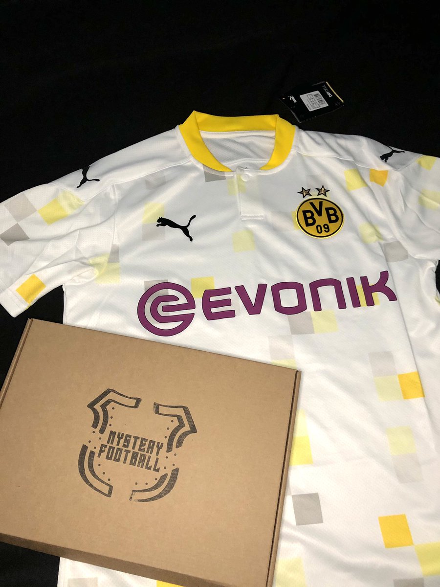 If Raheem Sterling scores first tonight vs Everton, we will giveaway a Mystery Football shirt! 🛒 

To enter: 
1️⃣ RT this tweet
2️⃣ Follow us

Good luck! 🤝