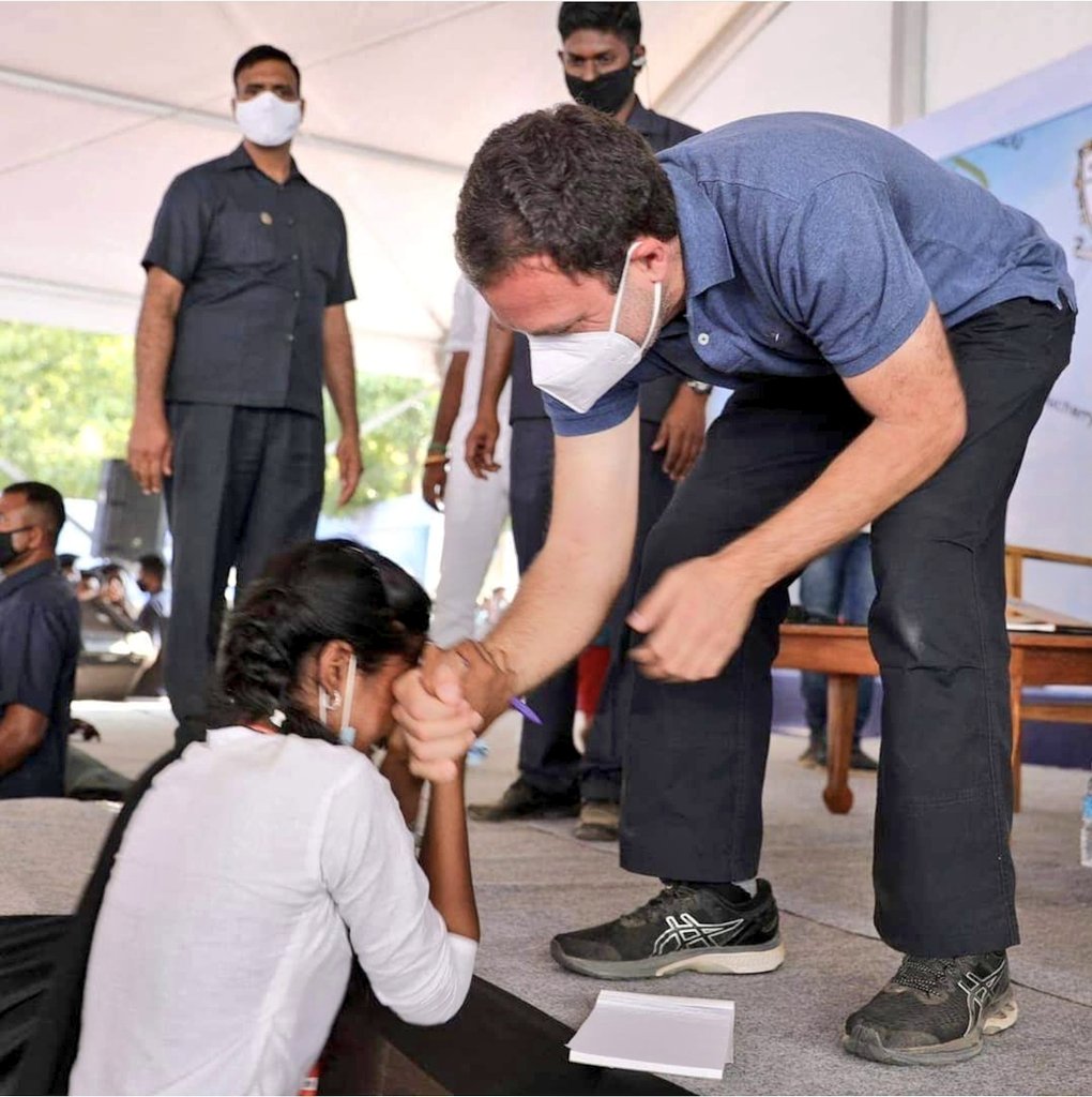 SalmanNizami_'s tweet photo. The reason why I adore, respect RG! https://t.co/a8XK7D1HzS