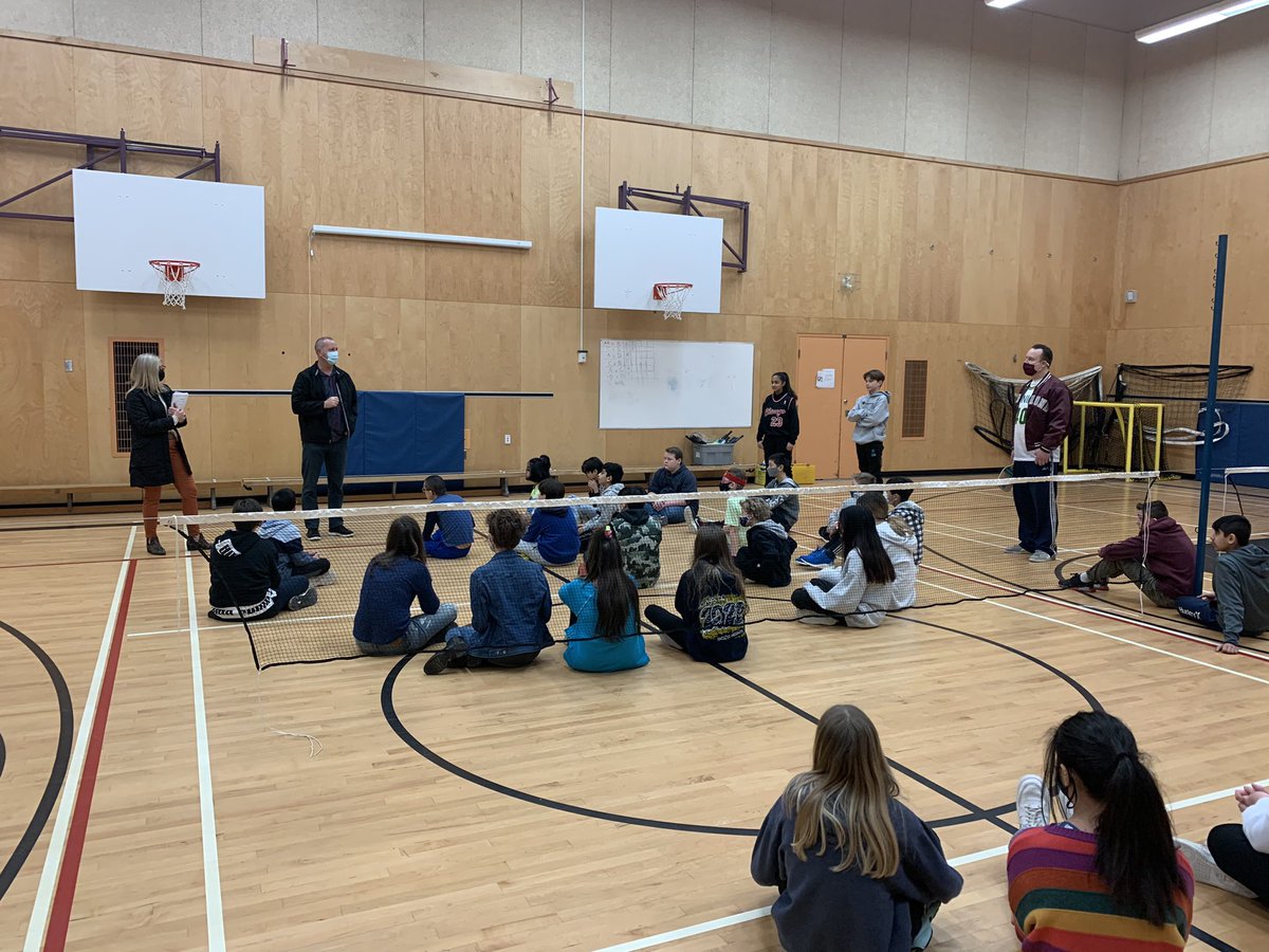 PacHeights36's tweet photo. Our Grade 7’s meet Mr. Bedard from @Grandview36 to learn about their upcoming year! So exciting! #sd36learn https://t.co/L9bycTU9pB