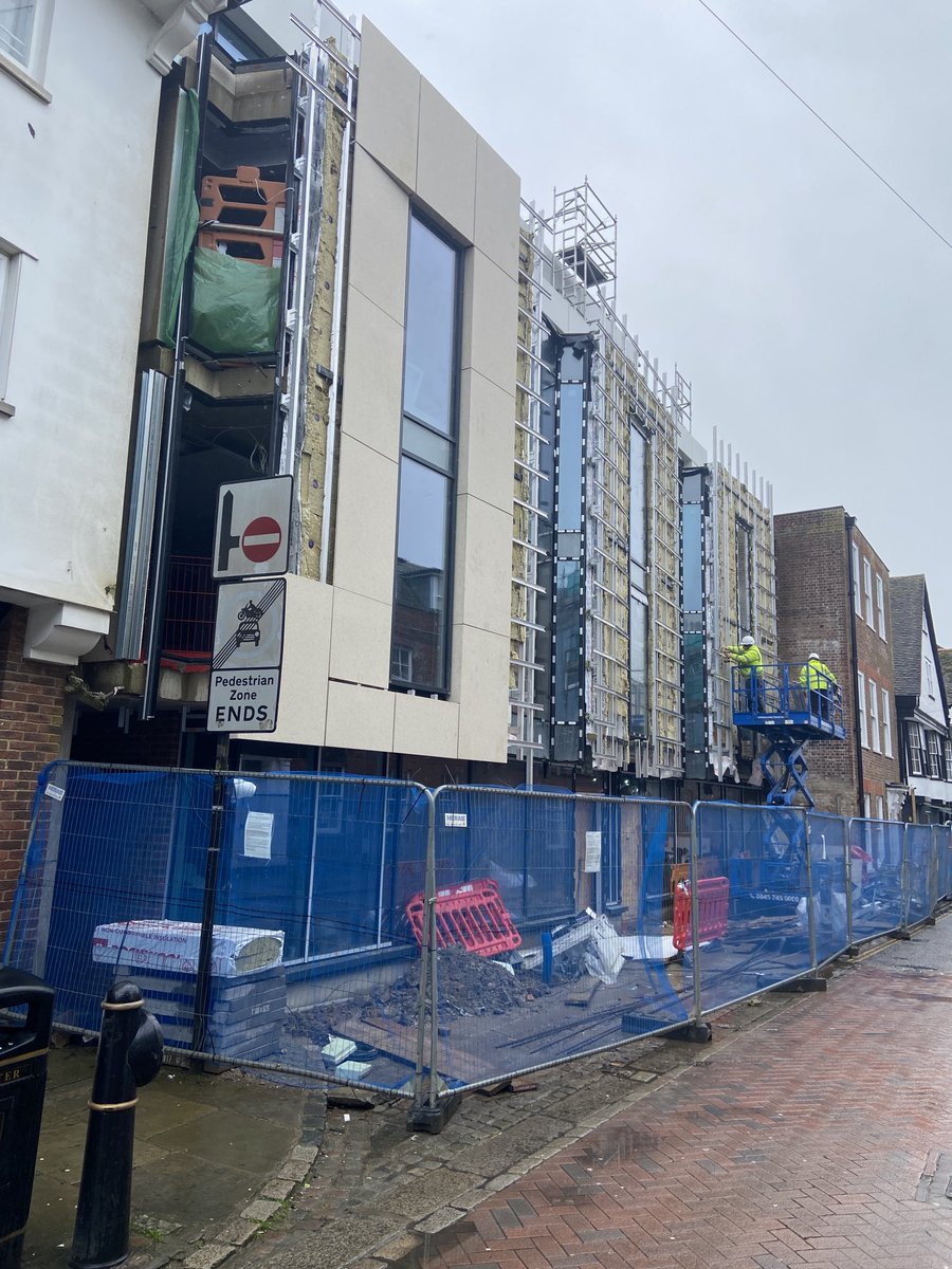 slatters_dev's tweet image. Feature cladding now being installed to the front elevation. Great progress by ⁦@R_G_B_Group⁩ ⁦@MaithDesign⁩ ⁦@CMC_CharteredQS⁩ ⁦@Milestone_PC⁩ ⁦@HarwoodAI⁩ ⁦@CrouchWaterfall⁩ ⁦@HamptonByHilton⁩ ⁦⁦@Interstate_intl⁩