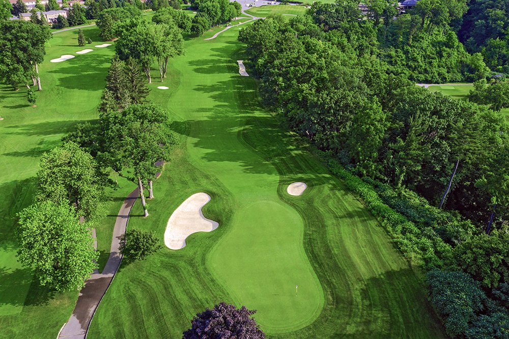 CVGolfCC's tweet image. Hole 1 at CV! Our opening hole presents a great opportunity to begin your round with a good score. This picturesque par 4 has significant elevation changes which add to the challenge. ⛳

#creditvalleygolf #golf #privategolfclub #mississauga #par4 #golfseasoniscoming