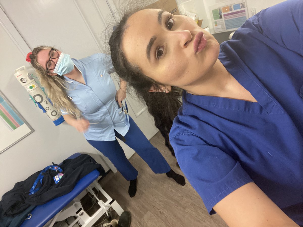 Only took me a year to do a bank shift at @RowanSomPar with @PUNCMcgarvey1 and they were SUPER LOVELY and welcoming❤️❤️ Will definately be back 🤩 (scrubs were essential for the task we were about to undertake) 🧐🤨