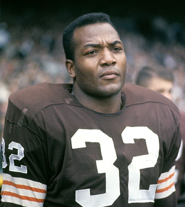 ttsportsNFL's tweet photo. Happy Birthday to an OG! One of the greatest to ever do it! Jim Brown https://t.co/VLbwWRdWMo