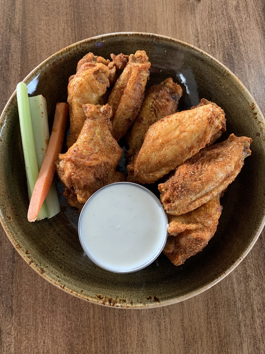 When it comes to wings, are you Team Sauce or Team Dry Rub? We've got Smoky Dry Rub wings at half price all day, along with all of our signature wing sauces. Come say hi and tell us your favorite! 🍗 #WingWednesday