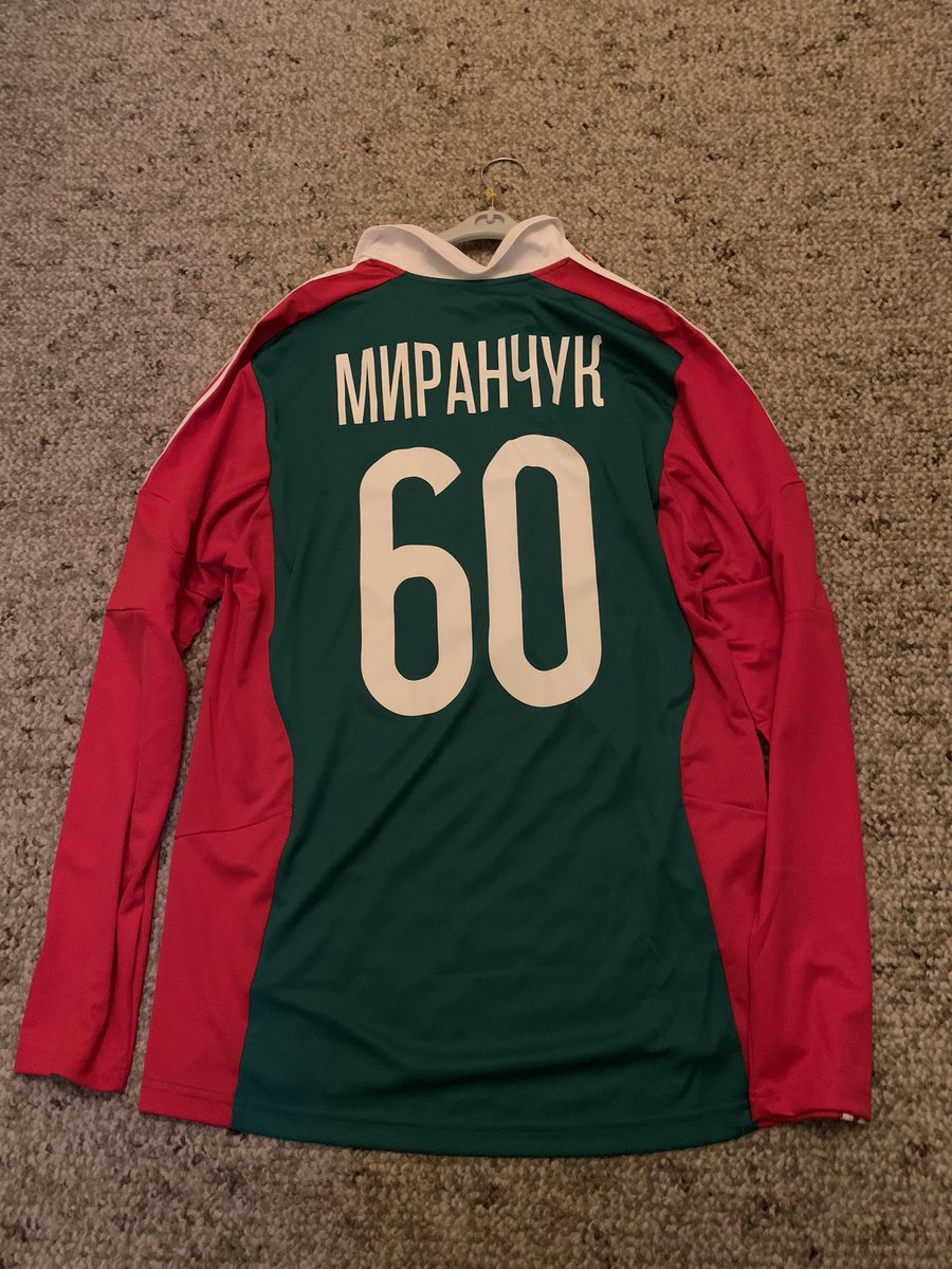 🎁 Qui dit anniversaire dit cadeau! Pour nos 7 ans nous vous offrons un magnifique maillot du Lokomotiv Moscou floqué Anton Miranchuk. Follow+RT pour jouer, tirage mecredi 24 février.