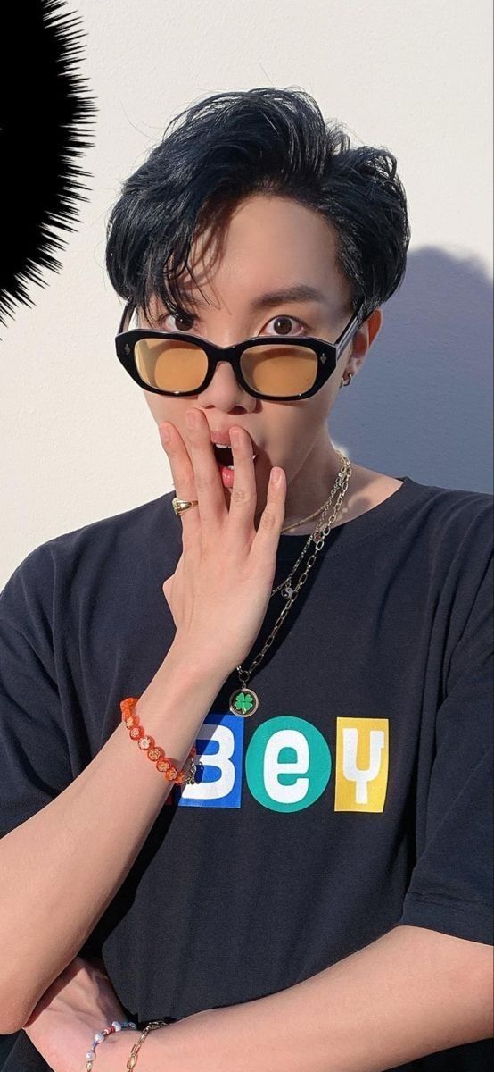 trusfrated_____'s tweet photo. #hobi #HoseokOurShiningStar #27YearsOfHope #hobisbdaybash #PakistanArmy #pakistanbtsarmy
#pakbts ##k_pop https://t.co/s5Gzq2HHP7