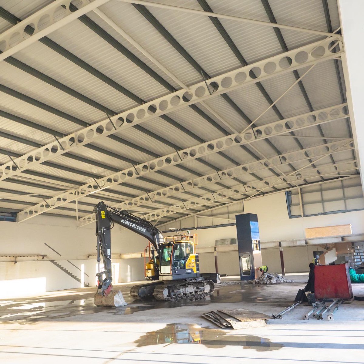 LittonProperty's tweet photo. Litton have completed refurbishment works of a 12,000 sq.ft unit at Archer Road Retail Park, Sheffield.
 
Works included removal of the existing mezzanine, installation of a sub-division wall and alterations to cladding and glazing to facilitate a split into two 6,000 sq.ft.units https://t.co/gi0wbJgyZr