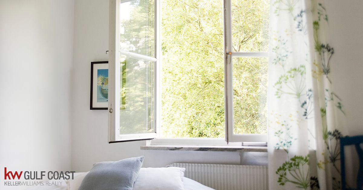 Donna_J_Ward's tweet photo. Enjoy the great indoors!

Are you a fan of fans? Here are three reasons why you should be:

They increase the efficiency of your HVAC system.
They keep dust and other particles from gathering.
They require surprisingly little energy to run.

What’s your favorite type of fan? https://t.co/Vp6b3sNX9J