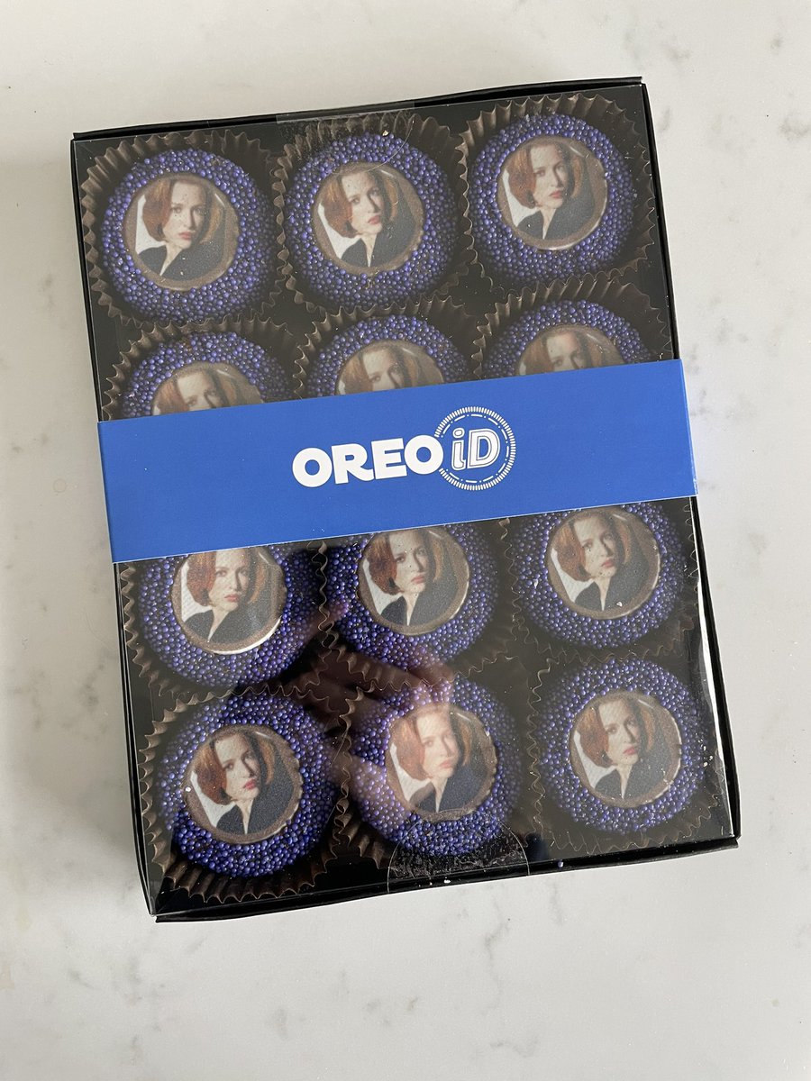 Leelee0724's tweet photo. My husband got me personalized #Oreos for Valentine’s Day! @GillianA what do you think? https://t.co/ggkwRmYb0e
