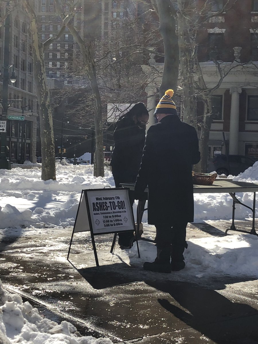 LizLewinTV's tweet photo. A very meaningful day, couldn’t go without. Stopped by for my ashes on the way to the doctors this afternoon. 

Father told me 100 people drove up this morning for their Ashes To Go between 7:30-9:30am! 

#AshesToGo #AshWednesday #Lent https://t.co/sfTkzAvqbC