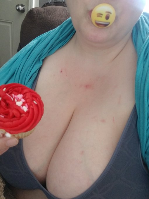 Cupcakes for breakfast? Mmmmm  #FeedMe #feedism #bbw #bbwcougar #ssbbw #fatgirl #wednesdaythought #photooftheday<a href="/tag/feedme"class="tags">#FeedMe</a><a href="/tag/feedism"class="tags">#feedism</a><a href="/tag/photooftheday"class="tags"><span>#photooftheday</span></a><a href="/tag/cake"class="tags"><span>#cake</span></a><a href="/tag/cupcakes"class="tags"><span>#cupcakes</span></a><a href="/tag/bbw"class="tags"><span>#bbw</span></a><a href="/tag/fatgirl"class="tags"><span>#fatgirl</span></a><a href="/tag/pawg"class="tags"><span>#pawg</span></a>