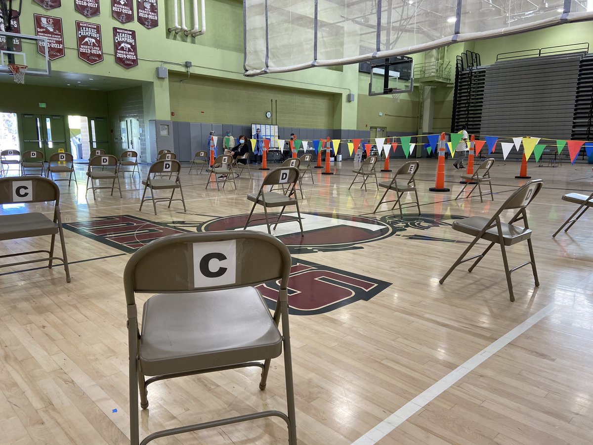 KNXBaird's tweet photo. A small glitch this morning at the 1st #LAUSD vaccination site at the #RoybalLearningCenter: the vaccine that came in today was frozen. And they have to wait for it to thaw to start giving out shots. That from the superintendent. @KNX1070 https://t.co/L866S1YxlO