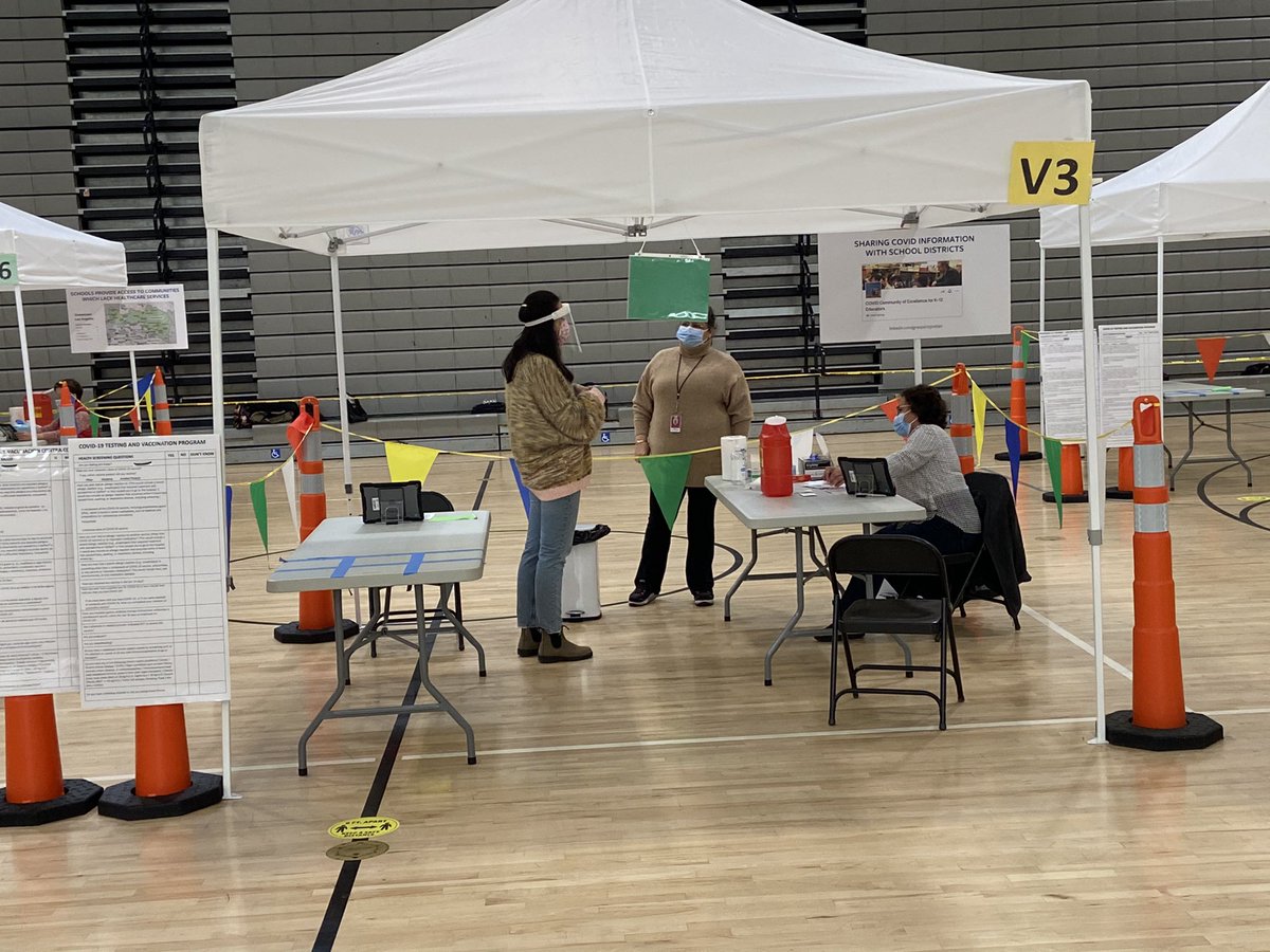 KNXBaird's tweet photo. A small glitch this morning at the 1st #LAUSD vaccination site at the #RoybalLearningCenter: the vaccine that came in today was frozen. And they have to wait for it to thaw to start giving out shots. That from the superintendent. @KNX1070 https://t.co/L866S1YxlO
