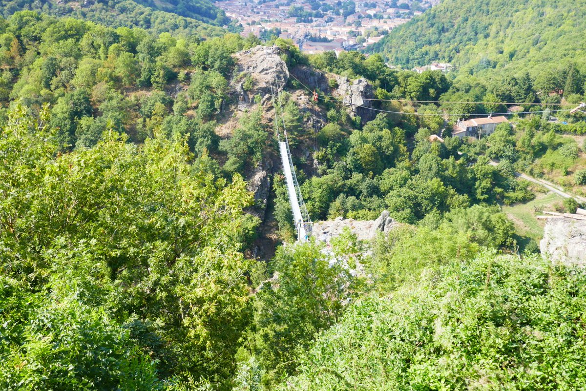 MAZAMET : un corps retrouvé sous la passerelle d'Ahutpoul.
Il s'agit d'un jeune homme de 29 ans résidant à Saint-Amans Soult, qui a été retrouvé, ce matin, par un promeneur. A lire ici 
letarnlibre.com/2021/02/17/102…
 
© Photo Archives D,E / Le Tarn libre