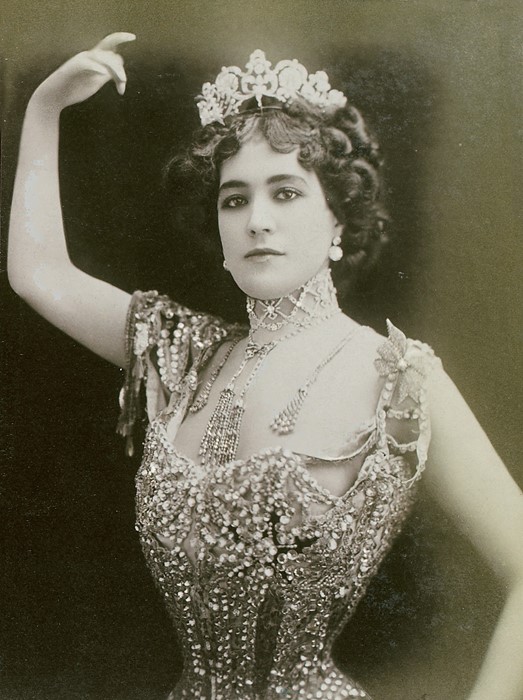 On this Day 200 years ago in 1821 Lola Montez (Eliza Dolores Gilbert) was born. An extraordinary woman from Limerick who toured the world as a dancer, sparked revolutions, conquered Kings and went out with a string of notable individuals including Alexandre Dumas & Franz Liszt.