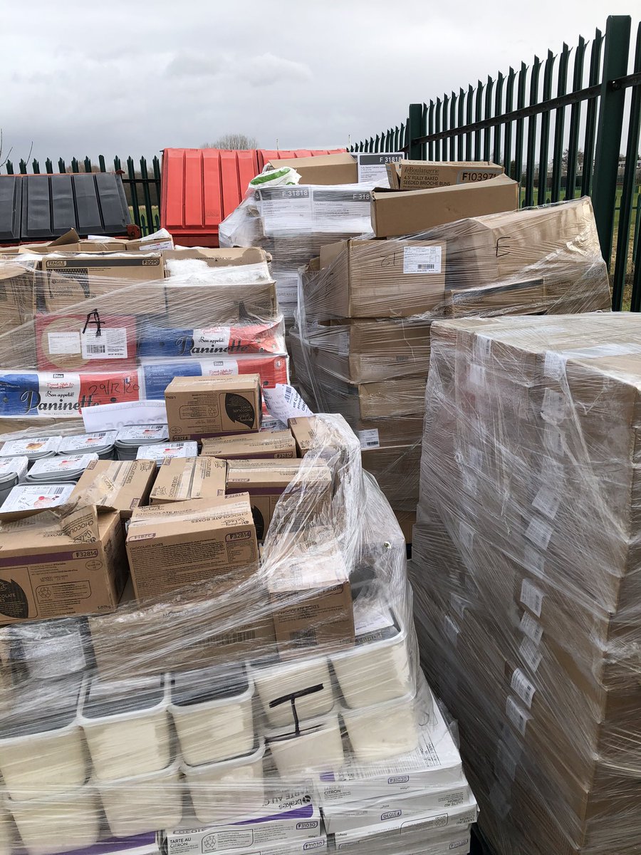 Good day today, saved 11 palettes of food from landfill 🥰🙏 working with our friends at Fur Clemt <a href="/cookinkaty/">Fur Clemt</a> <a href="/furclemtshirley/">shirley</a>  and @MrJunkFoodChef @TRJFProject <a href="/TransformWigan/">Church Wigan</a> <a href="/NaomiPMaynard/">Dr. Naomi Maynard</a> <a href="/TogethLiv/">Together Liverpool</a>