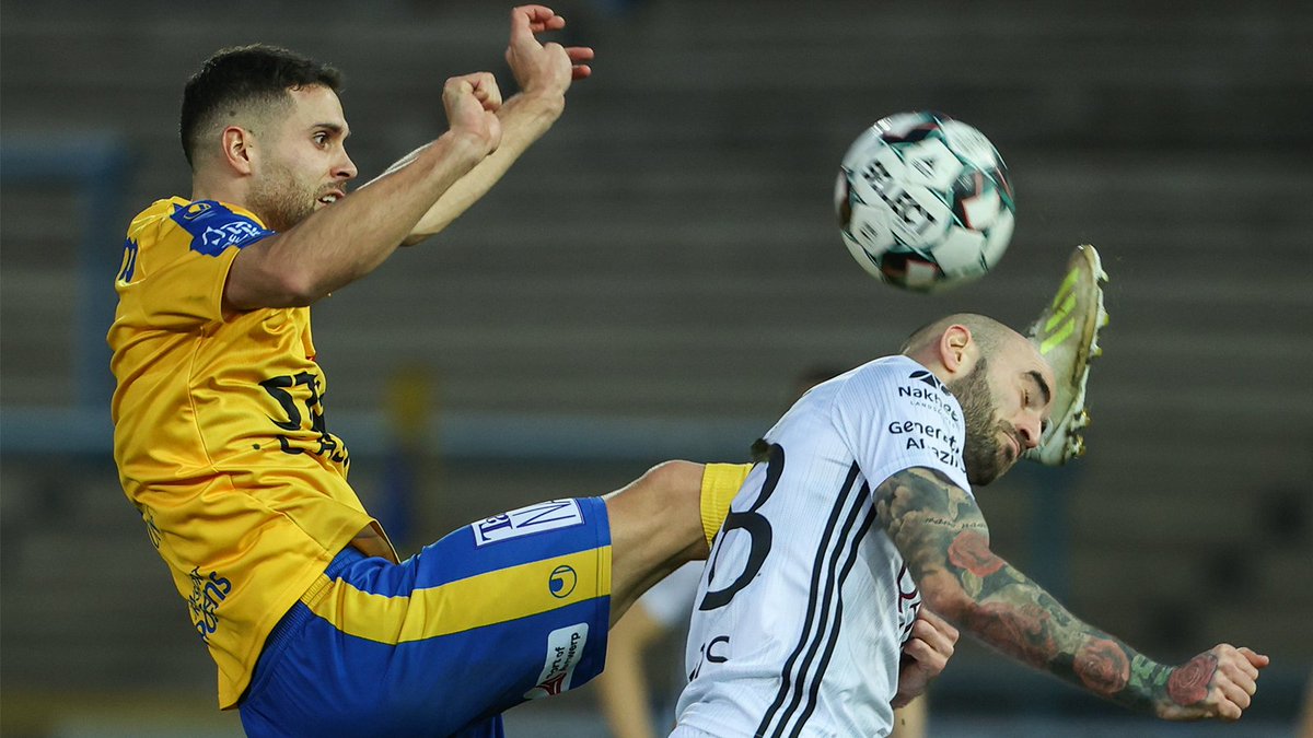 SKBeveren's tweet photo. πΈ Het blijft ondertussen nagelbijten op de Freethiel! Houden onze Leeuwen het vol tot het eind? πππͺπ¦ #wbeeup https://t.co/77A2YiDmqX