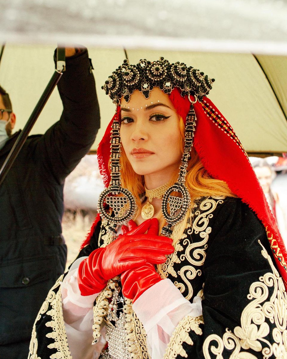 RitaOra's tweet photo. Happy Independence Day Kosova!!! Urime 13 vjet pavaresi KOSOVA jone! 🧡🧡🧡🇽🇰🇽🇰🇽🇰🇽🇰 Celebrating with my traditional outfit from #BIG!!

You got this little girl smiling today too, top 5 songs all over @Spotify today with #BIG! Wow thank you all so much ❤️❤️❤️❤️ https://t.co/8iw4szLMEr
