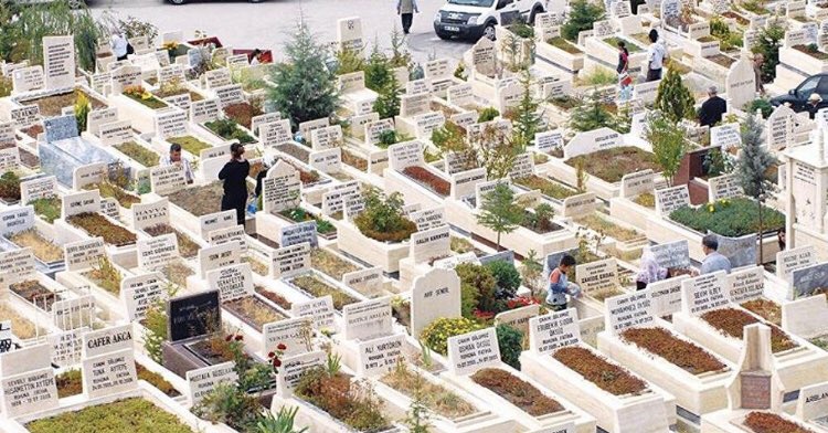 Ben ön ikide oturmak istiyorum,belki daha fazla Yaşarım. #KabineLiselileriDuy #SinavVarsaBizYokuz