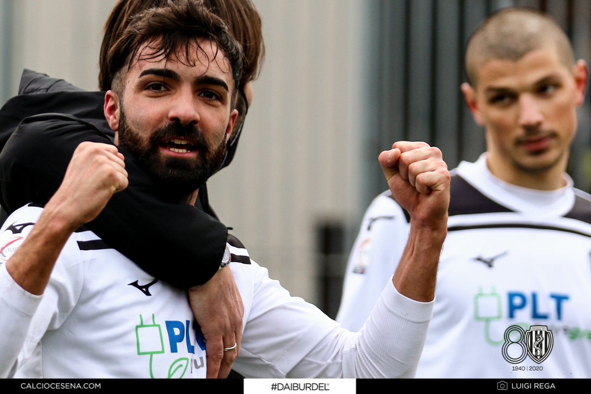 calciocesenafc's tweet photo. 🗣️ "Vincere così ti dà qualcosa in più"
🎙️ La gioia di Simone #Russini al termine di #FANCES 1-2

➡️ https://t.co/XUrjsCZfz9 https://t.co/WyWFuPsLuy