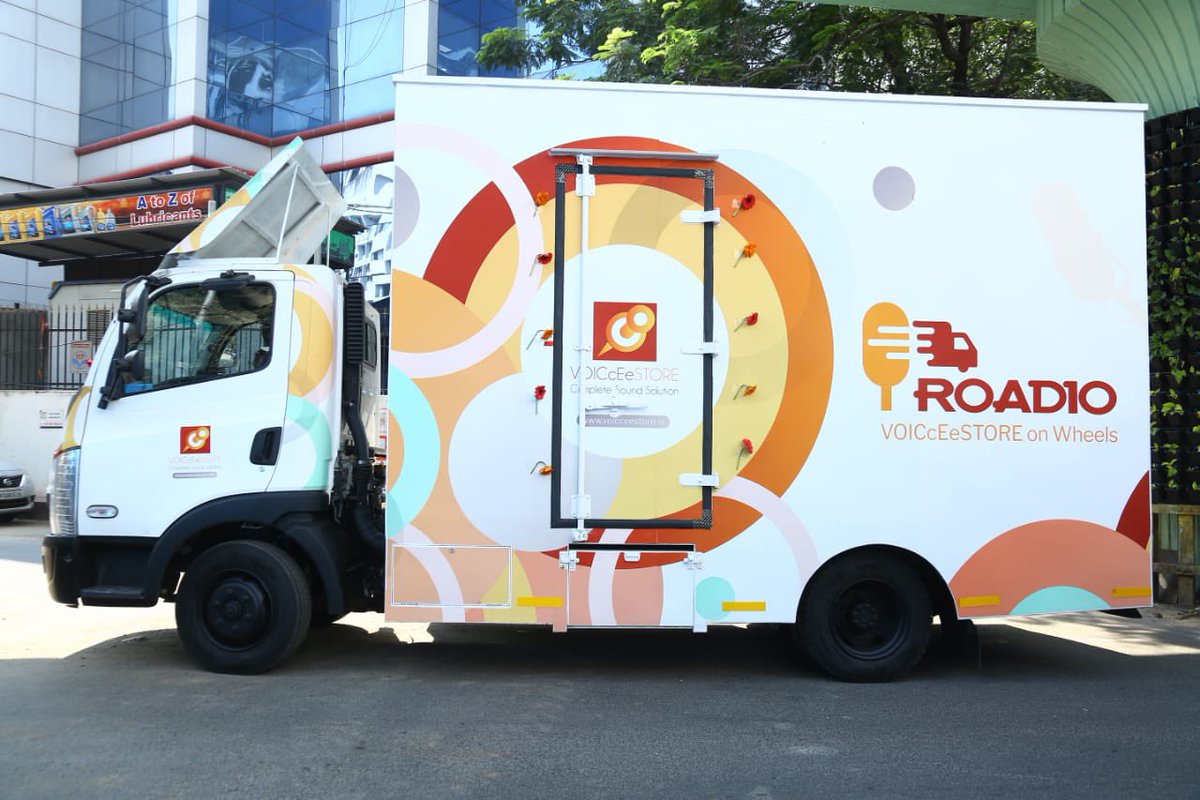 onlynikil's tweet photo. #NMNews23

For the first time in India, A Futuristic Recording &amp; Mixing Studio on Wheels, from @Voicceestore Inaugurated by @ikamalhaasan 

Completely sound proofed 

Optimised to record voices with neutral and uncoloured texture

Roadio,Voicceestore on Wheels

#NikilMurukan #NM https://t.co/cUBKc30bkd