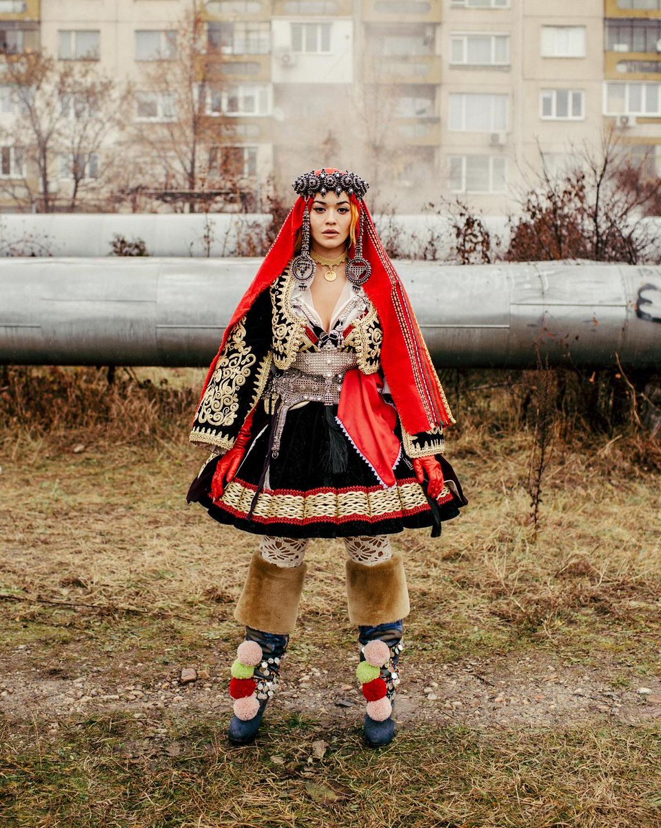 RitaOra's tweet photo. Happy Independence Day Kosova!!! Urime 13 vjet pavaresi KOSOVA jone! 🧡🧡🧡🇽🇰🇽🇰🇽🇰🇽🇰 Celebrating with my traditional outfit from #BIG!!

You got this little girl smiling today too, top 5 songs all over @Spotify today with #BIG! Wow thank you all so much ❤️❤️❤️❤️ https://t.co/8iw4szLMEr