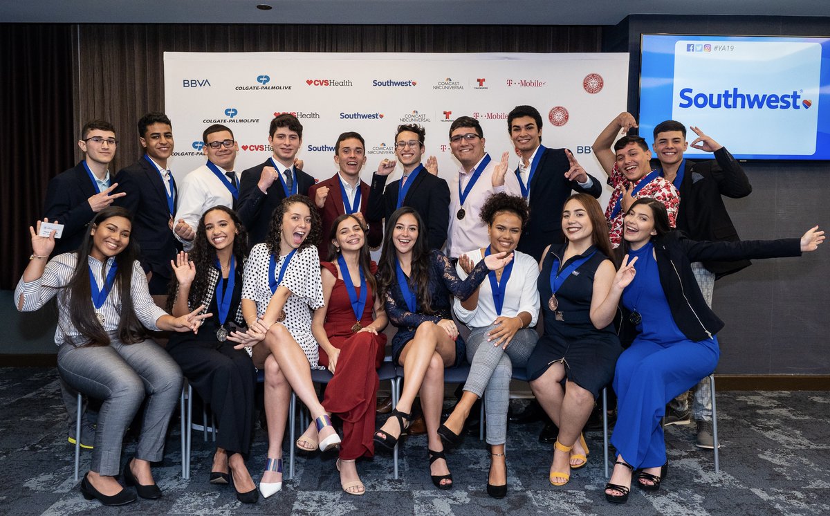 HHFoundation's tweet photo. @HHFoundation announced the recipients of the 22nd Annual Youth Awards! Visit https://t.co/QO1eEh2fQl to meet &amp; welcome the new class of #LatinxLeadership! 
#YA22 #HispanicHeritage
Read more: https://t.co/aa7LHLqHig https://t.co/mZ03HAUOul
