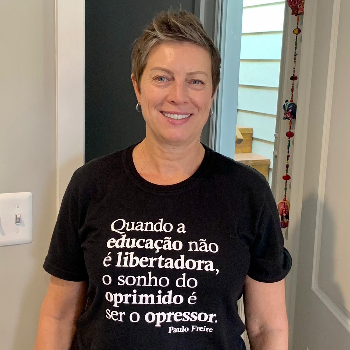 MonaShattell's tweet photo. ready to sub for @sarah_szanton today @JHUNursing #PhD Scientific Perspectives in Nursing class in my #PauloFreire shirt (in Portuguese of course). Looking forward to being back with my students from last semester! Photo Credit: @vivianschutz https://t.co/CVWURf8IRh