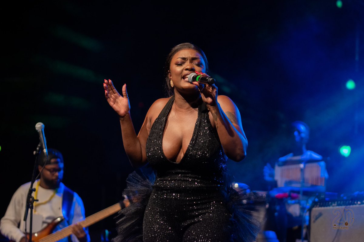 Dylan_Akame's tweet photo. Nous n’avons pas loupé la tchiza, la fabuleuse @official_shan_l lors de son passage sur la scène du concert de Fally, Samedi dernier au Palais des Sports de Yaoundé 

Photographe: @2nPhotographie s/c @Camer_Digital. 

#FallyAuCameroun #Shanl #DirectProdShows https://t.co/gyed0jjLhf
