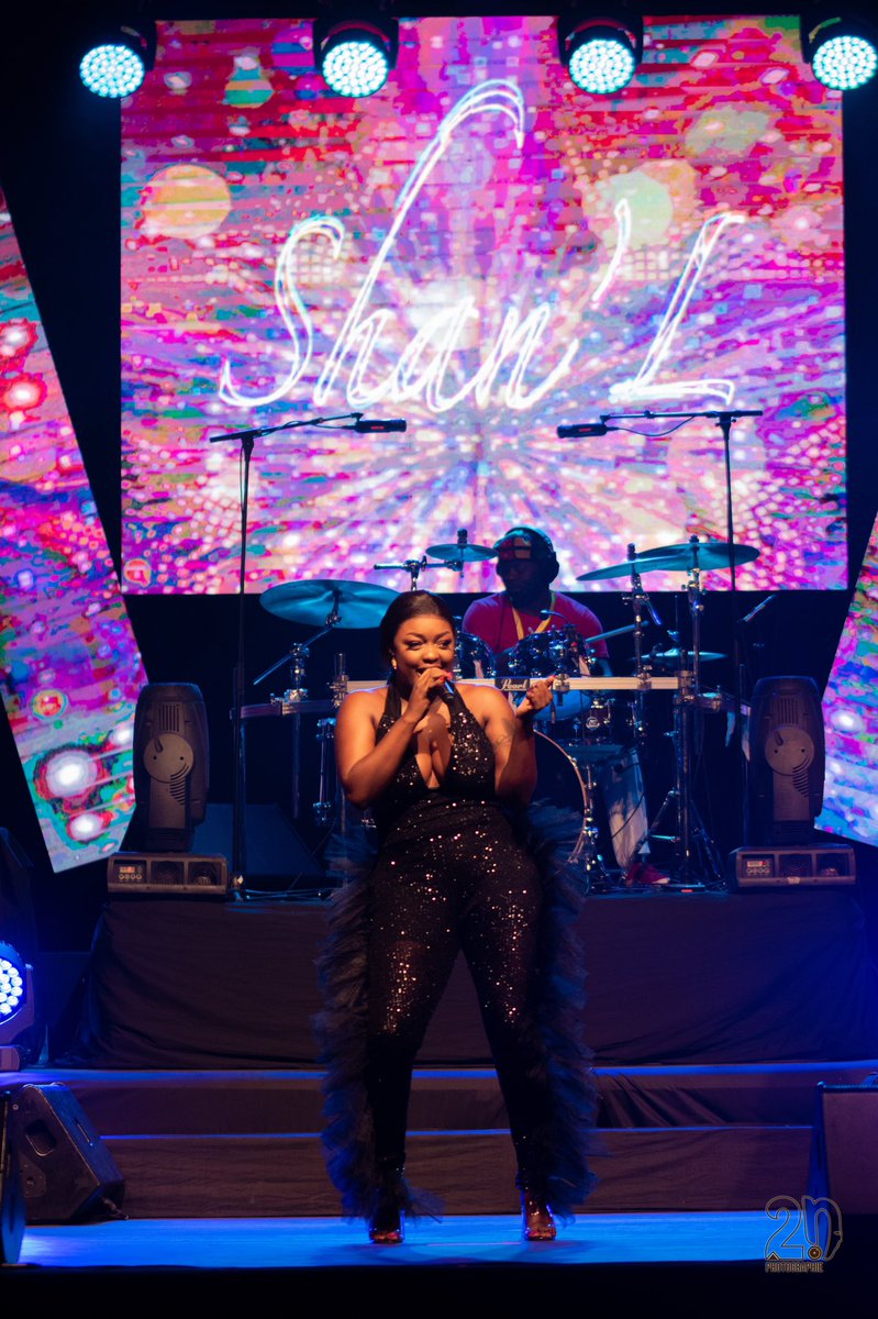 Dylan_Akame's tweet photo. Nous n’avons pas loupé la tchiza, la fabuleuse @official_shan_l lors de son passage sur la scène du concert de Fally, Samedi dernier au Palais des Sports de Yaoundé 

Photographe: @2nPhotographie s/c @Camer_Digital. 

#FallyAuCameroun #Shanl #DirectProdShows https://t.co/gyed0jjLhf