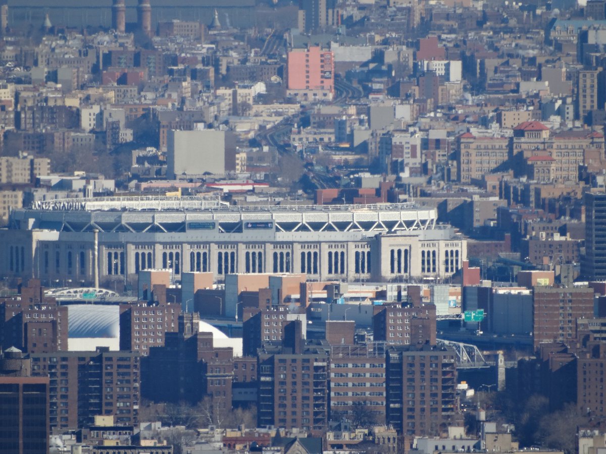 4iluj's tweet photo. Vista desde el mirador del edificio Top of the Rock, Central Park, Estadio de los Yanquis, Estatua de la libertad #TopoftheRock #viewfromabove #CentralPark #YankeesStadium #ladyLiberty #Newyorkcity #NYC #twoyearsago #travel #travelphotography #17feb2019 https://t.co/1t4d26Jtyj