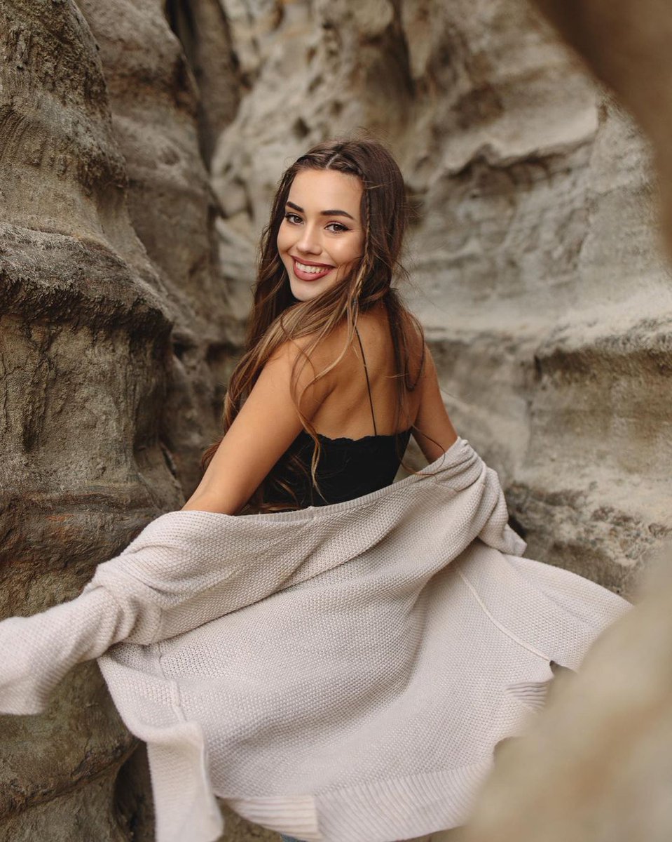 Bebe's got her blue jeans on.
#DoingSavageRight