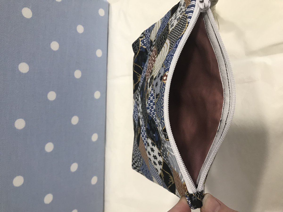 TreasuresOwl's tweet photo. Good evening #inbizhour Sadly today has been spent doing the dreaded housework! Tomorrow will be dedicated to crafting. Still have stock of these beauties https://t.co/LQCpXQyFFh #MothersDay2021 #artdeco #giftideas #SmallBiz #cosmetics #craftbags https://t.co/YUYggdLMKq