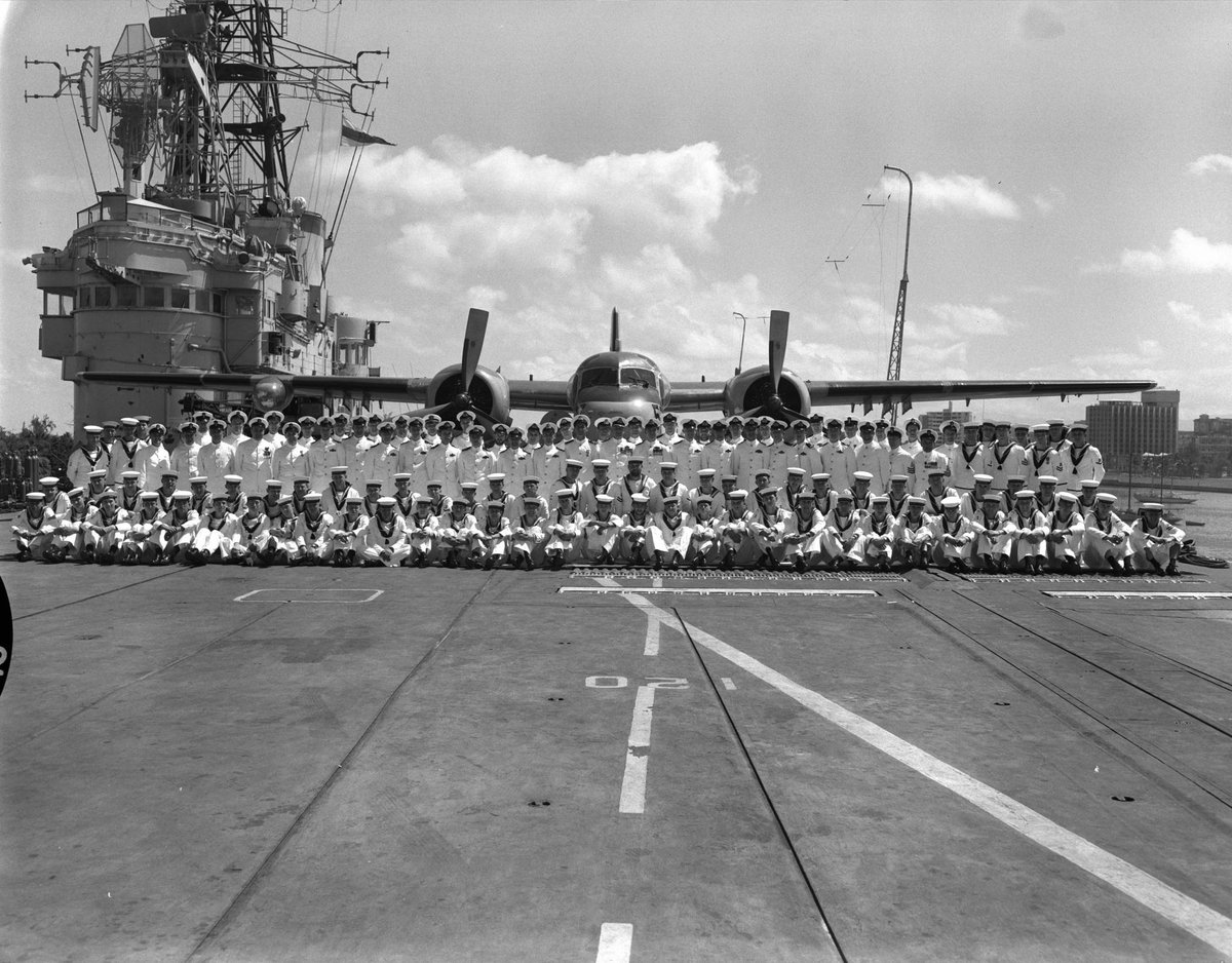 RoyalCanNavy's tweet image. HMCS BONAVENTURE (22) commissions in Belfast, North Ireland as Canada&apos;s 3rd and final aircraft carrier on this day in 1957. 🛩️
#OTD