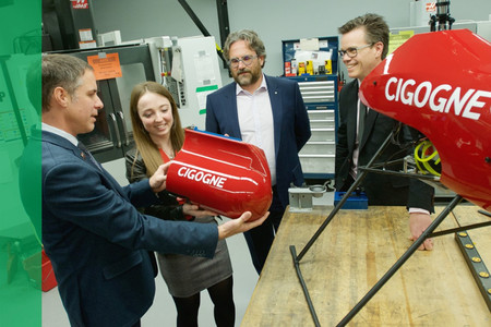 Par ses différents partenariats, l'Université de Sherbrooke, et ses collaborateurs, stimulent l'innovation de plusieurs façons. Découvrez la série d'articles 10 solutions pour innover, réalisée en collaboration avec le journal <a href="/lesaffaires/">Comédie</a> . usherbrooke.ca/partenariats/f…
