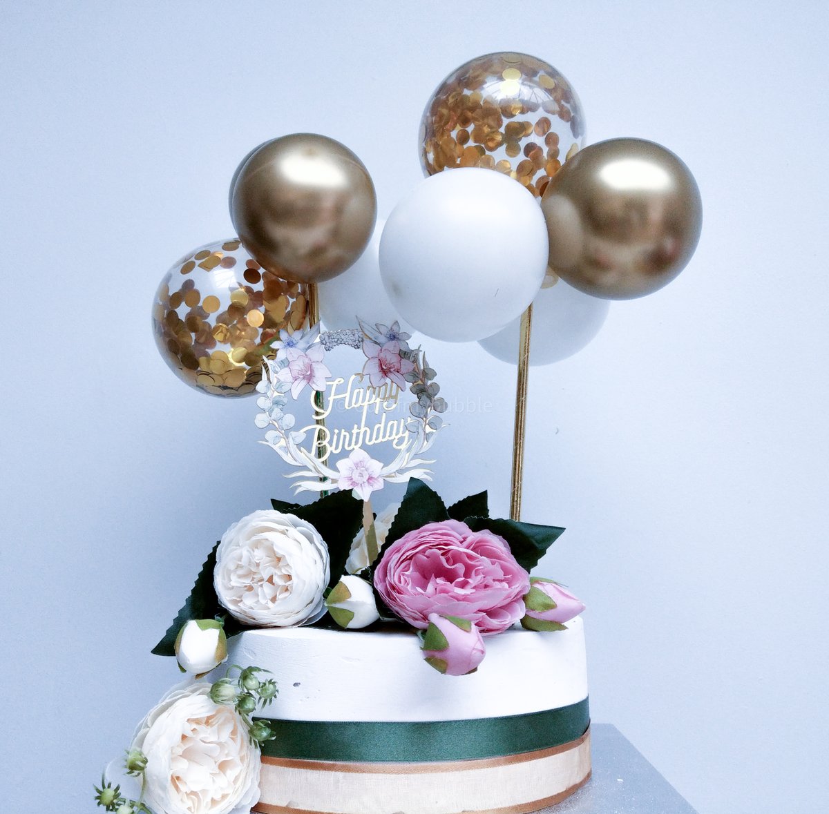 GOLD BALLOONS CONFETTI CAKE TOPPER BIRTHDAY FLOWERS outofmybubble.co.uk/gold-balloons-…