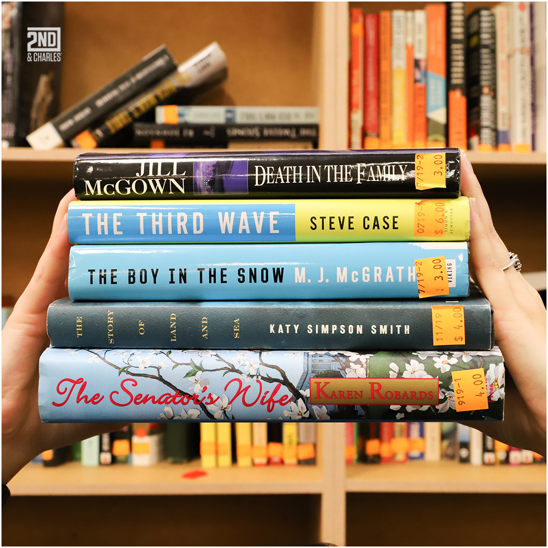 2ndandcharles's tweet image. It's #2ForU Wednesday! Every Wednesday at #2ndandCharles all clearance books are BUY  1, GET 1 FREE📚