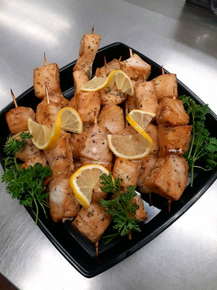 AdamsMarkets's tweet photo. No meat today? π©βπ³
Chef Lynn in Watertown has you covered π
Make a splash with her beautiful Swordfish Kebabs!
#MadeHereMadeFresh #AdamsChefs #WatertownCT https://t.co/zBauM7c8t1