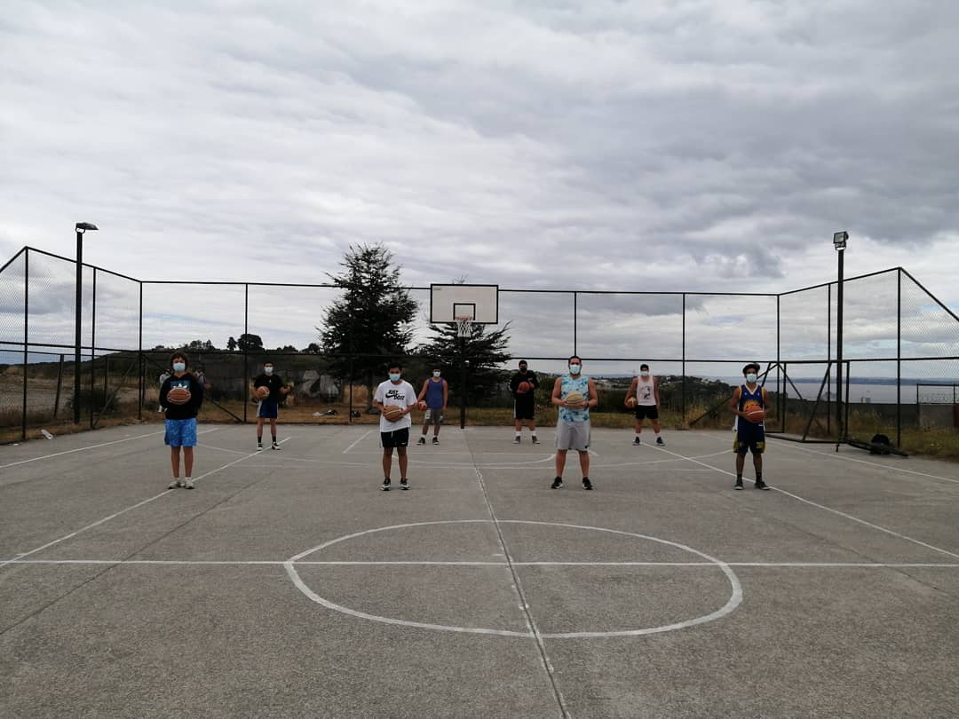 Iniciamos los entrenamientos presenciales con la categoría U17 2021 🏀🎉

Después de 11 meses entrenando vía Zoom, pudimos reencontrarnos en una cancha de básquetbol.

A seguir cuidándonos 😷

#VamosPumas