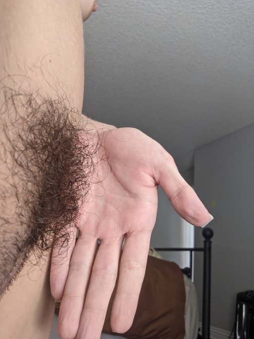 Put leave-in conditioner in my bush today https://t.co/XAtwEymK54