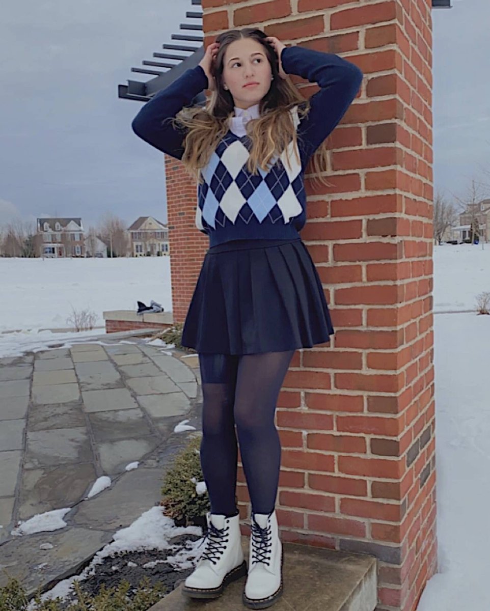 ProstheticInnov's tweet photo. @samiadrian19 rocking her fresh cosmetic cover over her new prosthesis! πππ Our talented prosthetic technicians custom shape each cosmesis from scratch!
#prostheticinnovations #prosthetics #amputee #prostheticleg #limbloss #prosthesis #amputeelife #amputeegirl #prostheticuser https://t.co/xW5lV25eWX