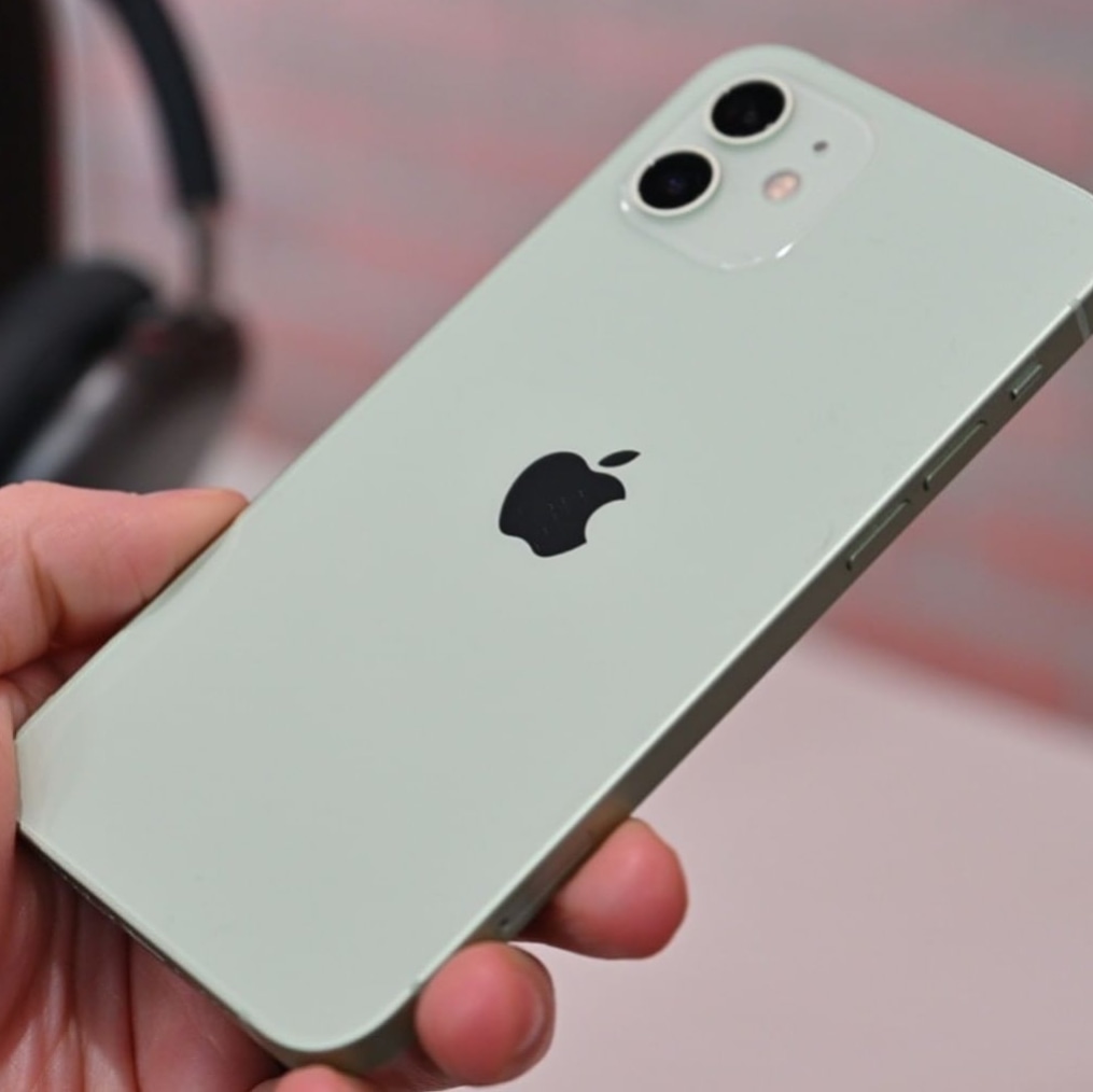 IPhoneG60173168's tweet photo. Ready to giving this🤩📱❤️

Are you ready guys?🎁

-
-
-
#iphone12promax #iphonex #rock #rediphone #businessowner #love #likeforlikes #followforfollowback #newiphonegiveaway #newiphone #offer #onlinemoney #originaliphone #giveawayiphone #giveaway2020 #giveawayiphonex #giveaway https://t.co/7gTjY6Nv5n
