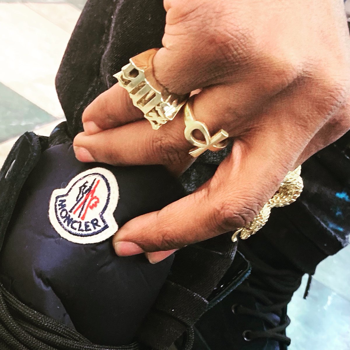 K_I_D508's tweet image. #justdifferent #ZoeKong #realspirit #Studio24Ent #GMG #LOADB #F_L_Y @Moncler #eatitup