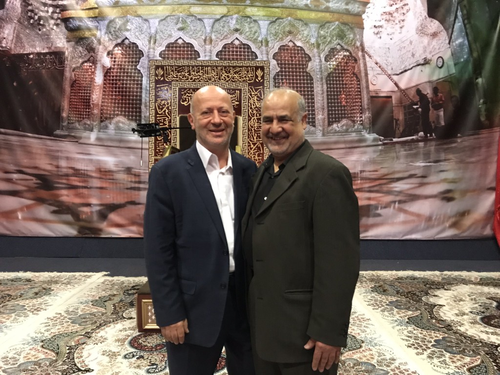 And amid all of this mess, Iraqi-born vice president of the  @BoardofDeputies,  @EdwinShuker, visited the Golders Green Islamic centre, to directly reach out to them. It's very much needed for two communities to speak directly to each other. https://blogs.timesofisrael.com/dont-alienate-allies-by-turning-to-intolerance/