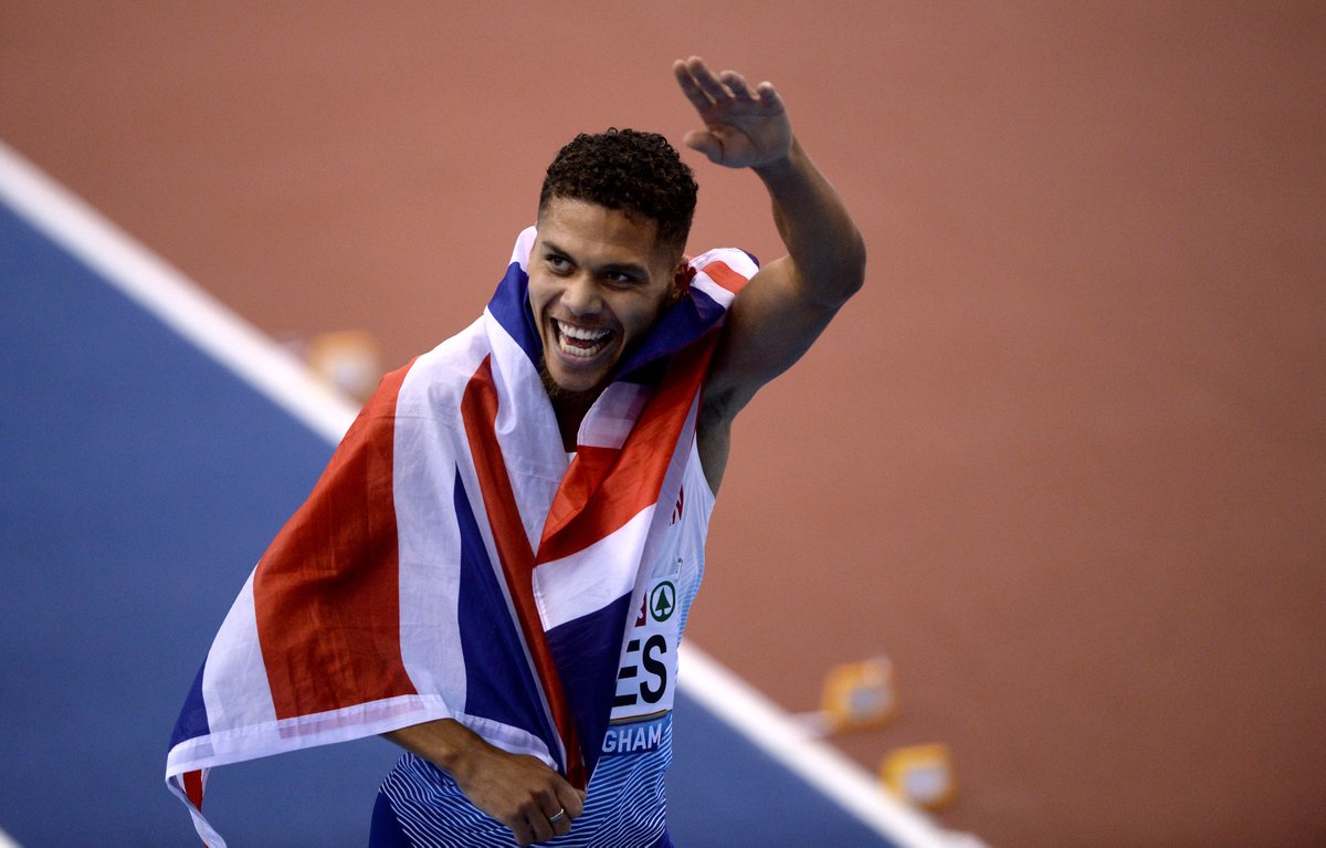 TeamGB's tweet photo. - Second fastest indoor 800m of 𝐚𝐥𝐥 𝐭𝐢𝐦𝐞
- Breaks @sebcoe's British record
- Third man 𝐞𝐯𝐞𝐫 under 1.44 indoors

1:43.63 on the #WorldIndoorTour in Poland. Behave, 
@ElliotLeviGiles! 🤯 https://t.co/uqzxHdUuED