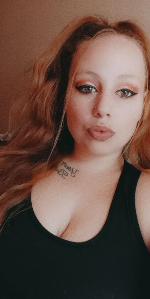 AmandaB83740674's tweet photo. So today and today only I am giving 1 person my snap premium for free. The 8th person to message me on here or my snapchat kinkyrus21  gets a whole month of sexy nudes and clips for free. All you have to do is like my post share/retweet it and then message me done. Good luck https://t.co/EArh9MaOOM