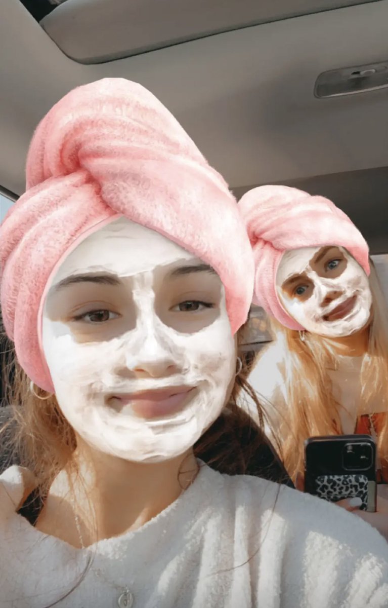 🌈TREAT YOURSELF TO SOMETHING FUN🌈 Went to lunch w/ my friend liv on our snow day!! 2/17/21 #VPHSCares <a href="/RobardsVPHS/">Gerrie Robards</a>